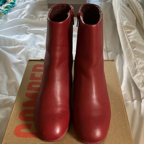 Camper Katie ultra soft boot. Wine/raspberry color, like new - Picture 4 of 9